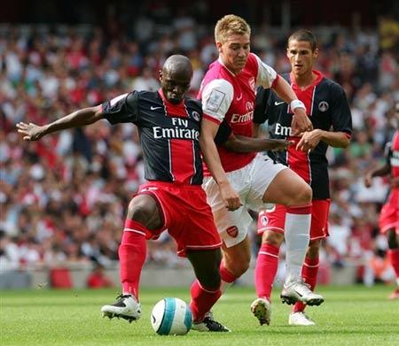 苹果新品iPhone 16e起售价4499元，在指定渠道购买可享500元“国补”.